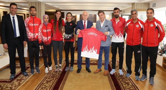 Atletizm Milli Takımı'ndan Başkan Sekmen'e ziyaret 